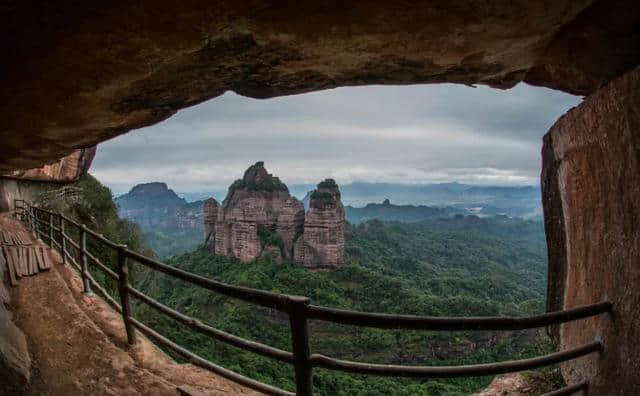 广东旅游文化：韶关丹霞山，乳源大峡谷，连州地下河，肇庆鼎湖山