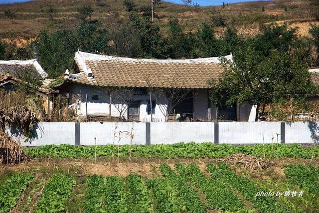 最真实的朝鲜乡村原来是这样，绿水青山房屋整洁