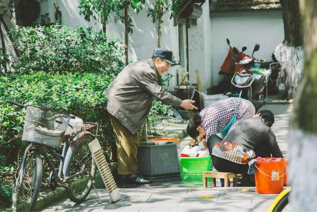 这几条杭州觅食公交路线，只要2元，就能寻遍老底子美食