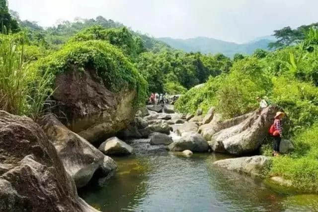 海南旅游攻略丨春日不容错过的4大保亭景点，美到不可思议！