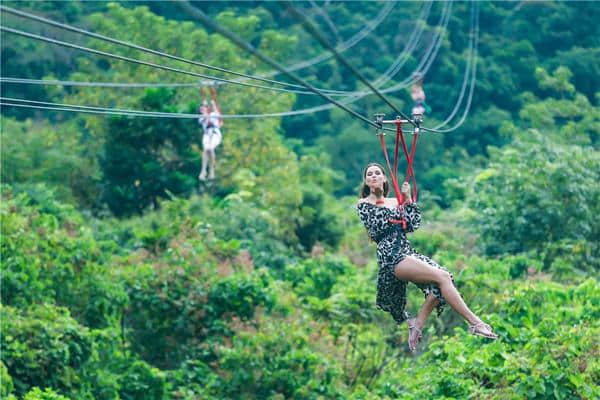 呀诺达雨林文化旅游区荣获“中国优秀旅游景区”称号