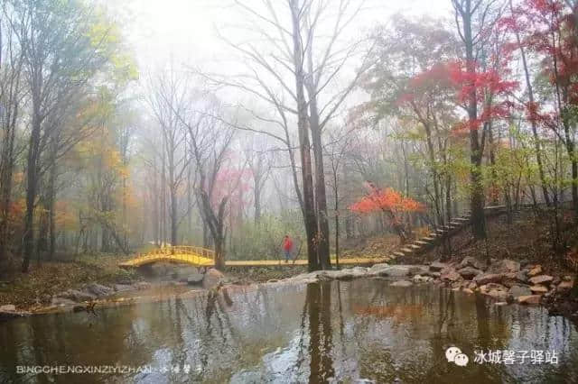 有一个游山玩水的休闲乐园，叫亚布力锅盔山