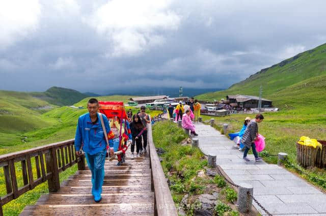 去长白山旅游，选择了西坡景区，没想到竟这么美