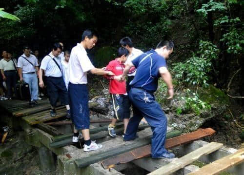 商洛旅游旗舰店揭牌落地 优惠政策轰动南京市场