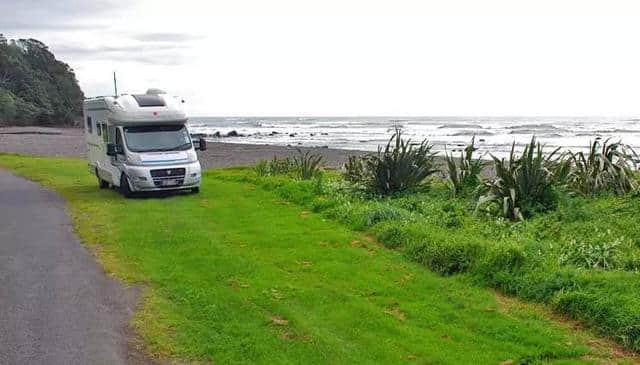 一场厕所大战在全球最佳旅游目的地塔拉纳基打响！新西兰当地居民誓死保卫自己的使用权