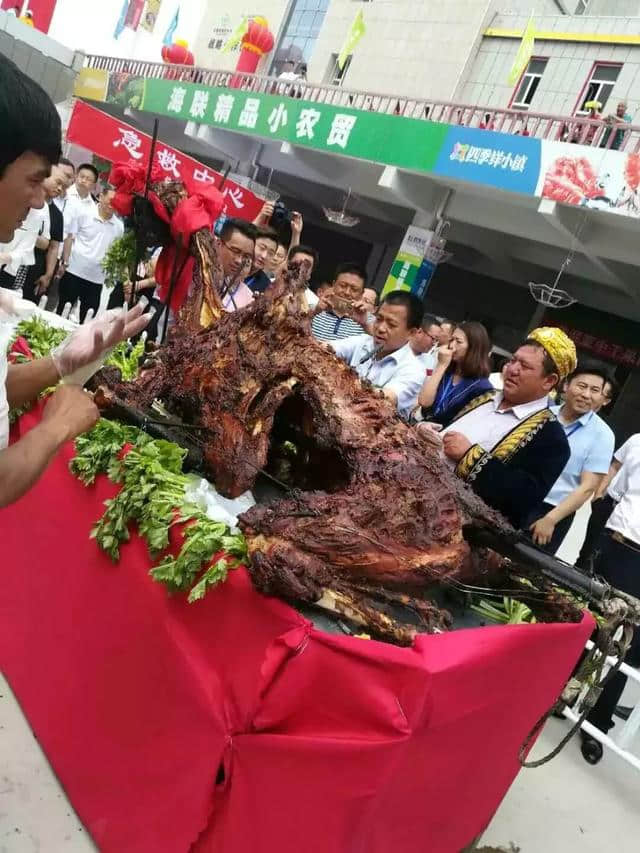 昌吉又有吃夜市的好去处啦~海联星光夜市！吃喝玩乐带蹦迪，独家百姓大舞台