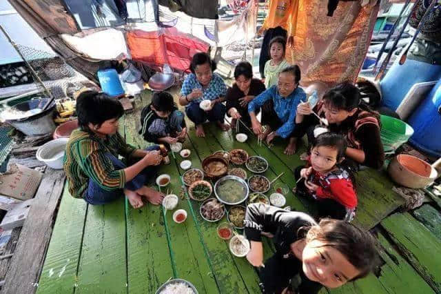 全国唯一漂在海上的城市，2万人生活在此，藏着无数绝美风景！