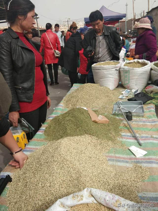 新疆旅行见闻：热闹的南疆大巴扎，美女帅哥都浪来了。