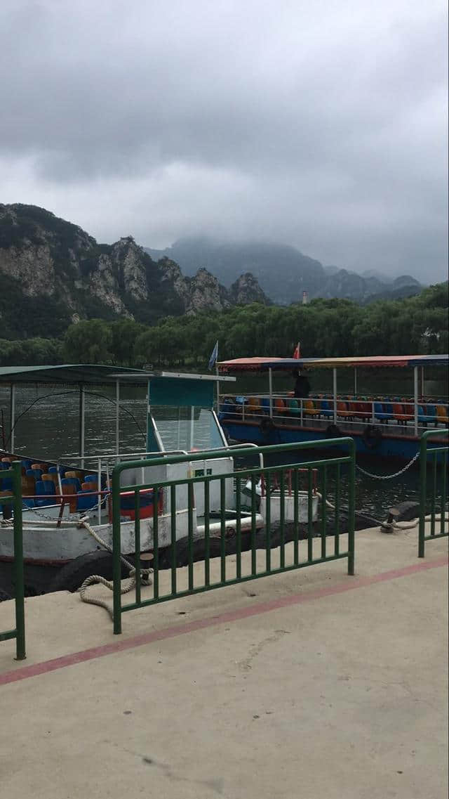 有北方桂林之称的大连冰峪沟一日游，顶着大雨坐上登山索道