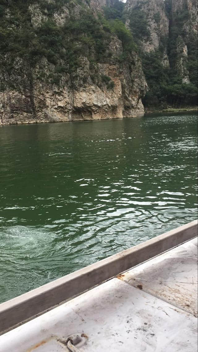 有北方桂林之称的大连冰峪沟一日游，顶着大雨坐上登山索道