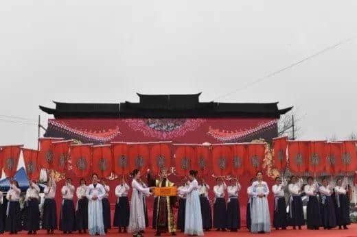 2019年第五届“赤足乡土”旅游季暨油菜花节在新都新民召开