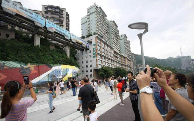 去重庆旅游，如何规划景点线路？这幅地图，一日玩遍网红重庆