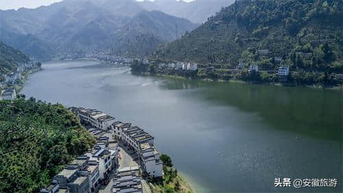 新安江畔：乘舟赏花 上山采茶