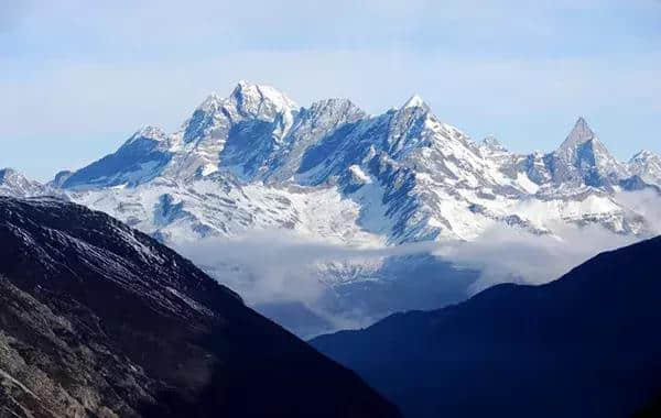 成都周边国庆最强旅游路线：彩林雪山、古镇熊猫，耍个遍只要四天