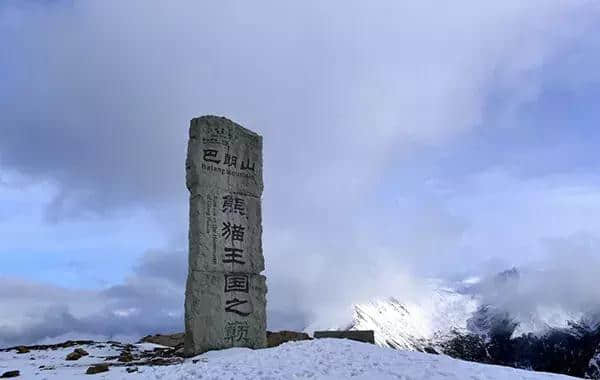 成都周边国庆最强旅游路线：彩林雪山、古镇熊猫，耍个遍只要四天