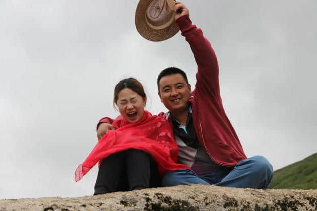 美景天赐，果洛秘境神山下的净土之旅，半夏花开