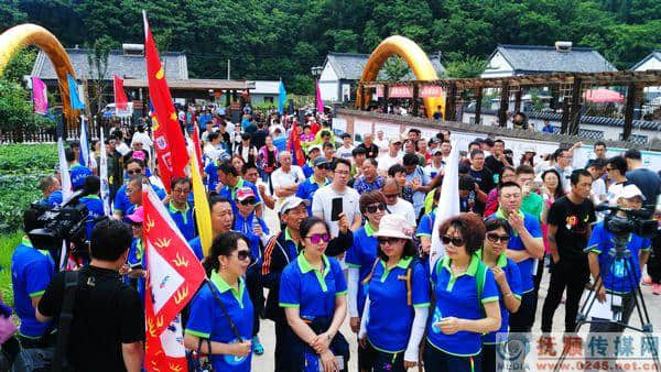 满乡故里启运之地抚顺新宾美食旅游节启幕 赛烤全羊游客免费尝