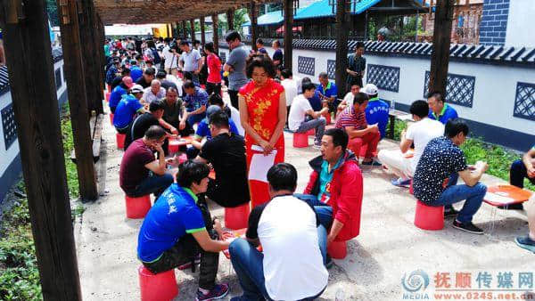 满乡故里启运之地抚顺新宾美食旅游节启幕 赛烤全羊游客免费尝