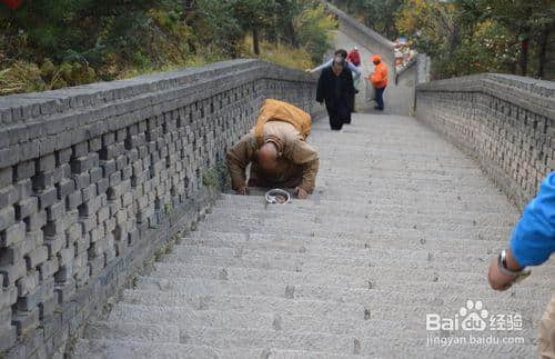 山西之晋商文化游路线详细？山西旅游之五台山五爷庙拜佛景区游览