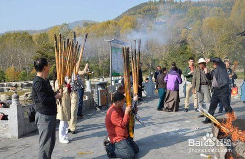 山西之晋商文化游路线详细？山西旅游之五台山五爷庙拜佛景区游览