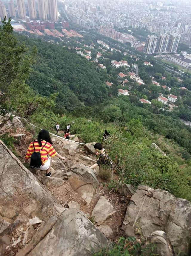 距离广州1个半小时，畅游北江小三峡勇闯笔架山漂流，120元的旅程