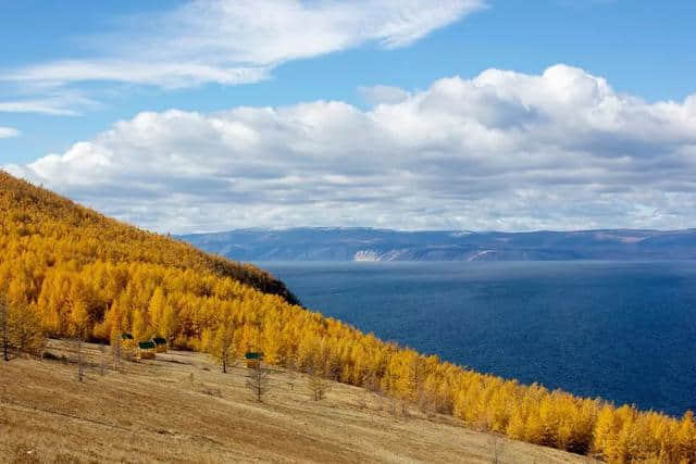 有一种秋天，叫贝加尔湖