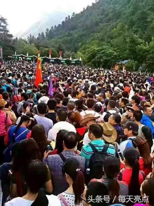 国庆期间人山人海的六大旅游景点，看完你还会去吗！