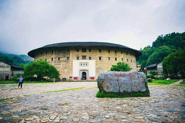 收藏帖精选国内最受欢迎的13条旅行线路，一次次出发 慢慢走遍全国