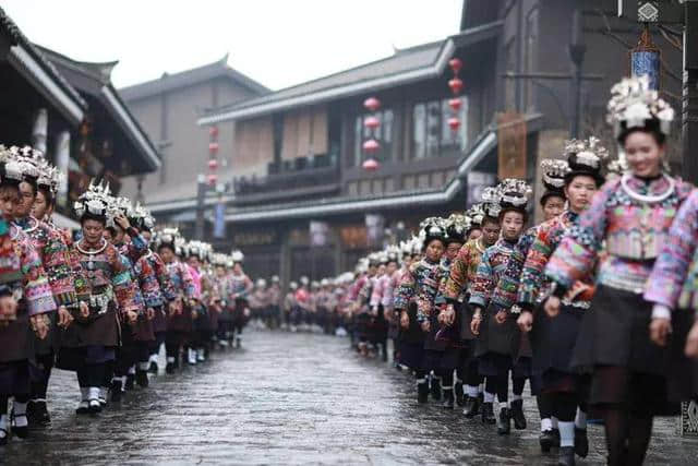 世界上最大的苗族聚居村寨—贵州西江千户苗寨