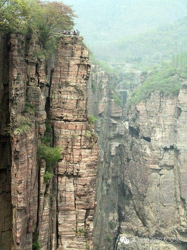 河南郭亮村-藏在大山里的小九寨沟