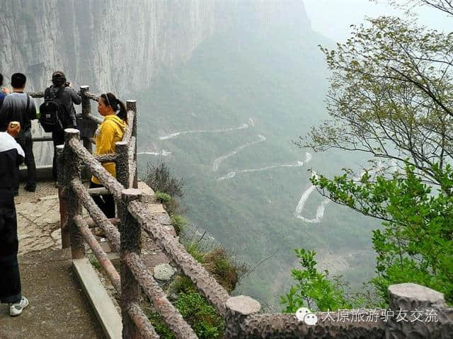 河南郭亮村-藏在大山里的小九寨沟