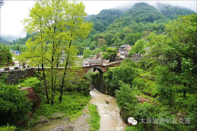 河南郭亮村-藏在大山里的小九寨沟