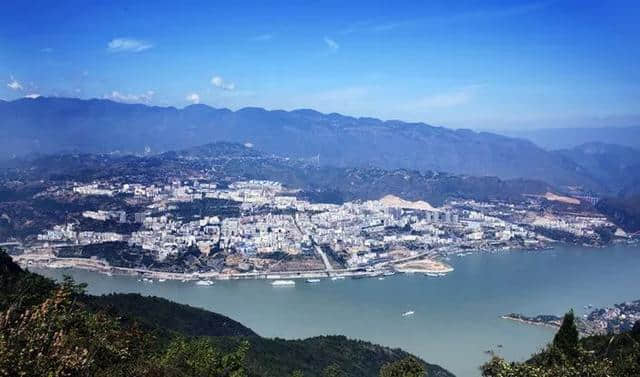 三峡房车七日游线路：游山玩水看长江三峡