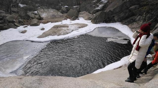 冰天雪地——自驾岫岩攀山游玩仙女湖观赏冰瀑布