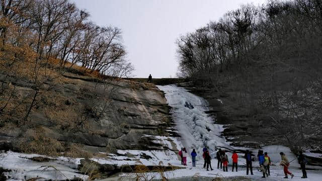 冰天雪地——自驾岫岩攀山游玩仙女湖观赏冰瀑布