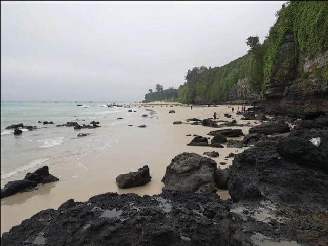 热带雨林版的“蓬莱仙境”：北海涠洲岛攻略，带你看不一样的海