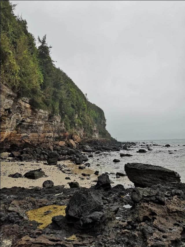 热带雨林版的“蓬莱仙境”：北海涠洲岛攻略，带你看不一样的海