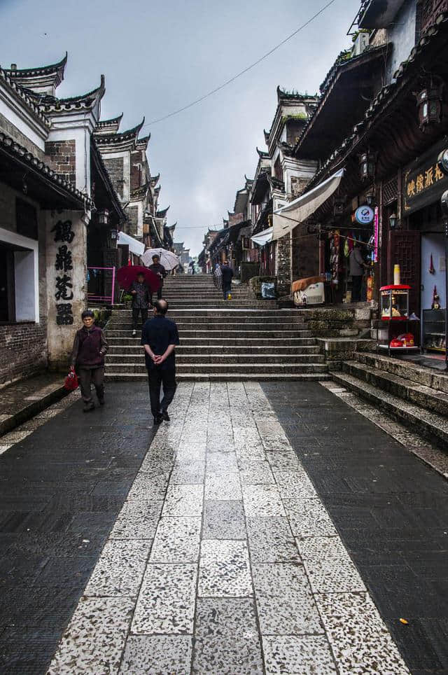 贵州最值得自驾旅行的一条线路，从贵阳出发，收获一路苗侗风情！