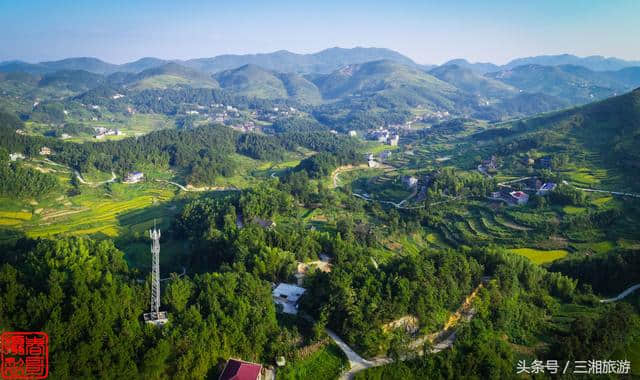 娄底冒出个万龙百乐谷，高清航拍图秀美如画，乡村旅游的好出去