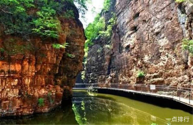 保定十大著名旅游景点，古莲花池是我国北方古代园林的明珠