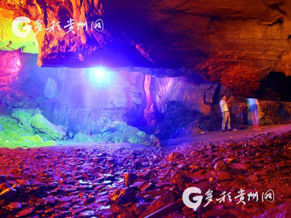 贵州沿河：小山村发现大溶洞 乡村旅游又添新景