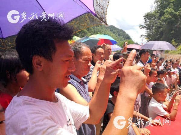 贵州沿河：小山村发现大溶洞 乡村旅游又添新景