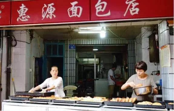 暴走厦门八市！探店阿杰五香、锅边糊、炸面包，吃遍本地人的最爱