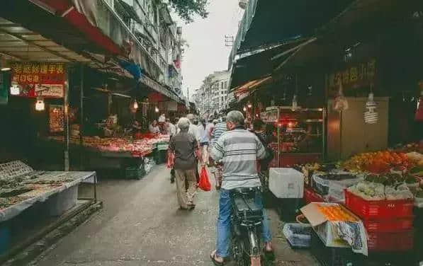 暴走厦门八市！探店阿杰五香、锅边糊、炸面包，吃遍本地人的最爱