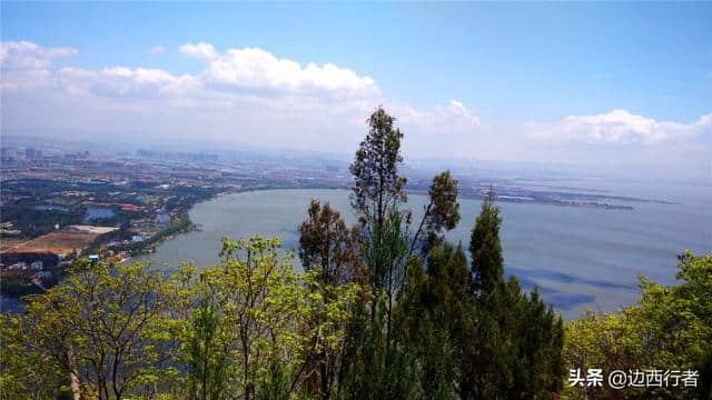 来昆明旅游，除了去少数民族特色景点，也莫错过自然景观滇池西山