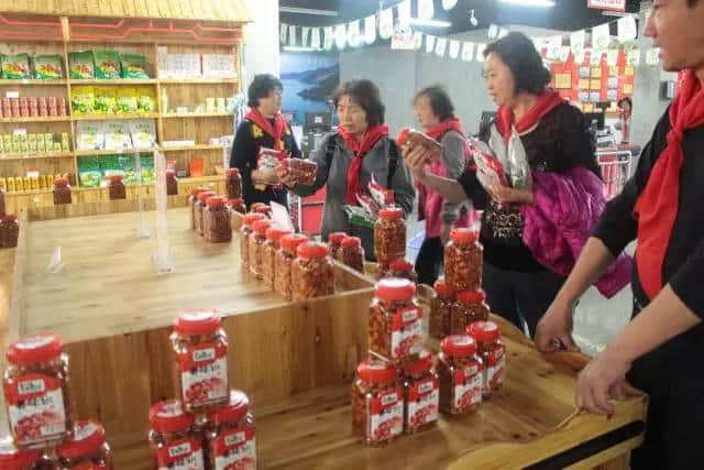 “赏百里画廊·品乌江美食”重庆万人游播州主题活动大家玩好嗨！