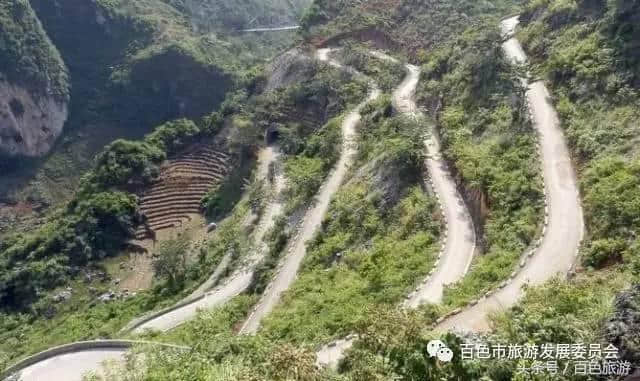 凌云这条公路美得让人窒息，还被称作是人间奇迹