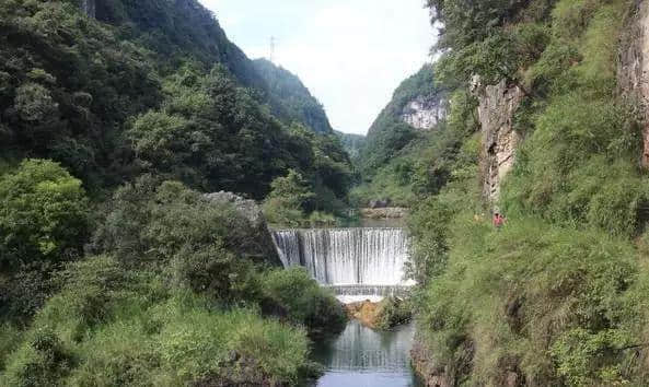 「旅游」贵阳这10个绝美徒步路线，花溪鬼架桥、红岩峡谷……挨个打卡去~