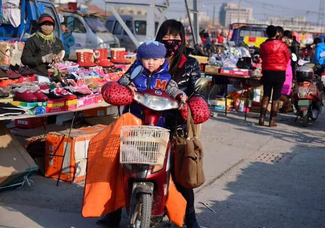 召唤年味！我们一起赶年集、买年货、逛庙会去……