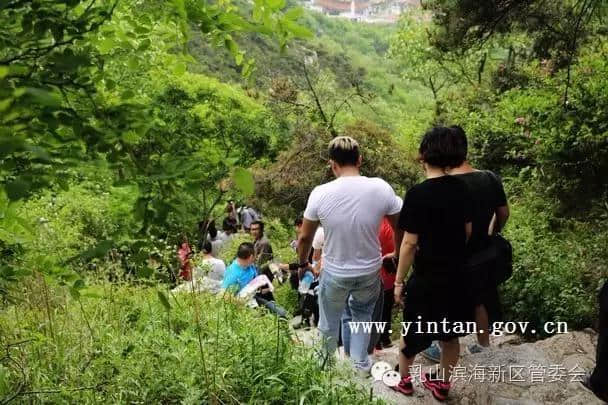 第二届“无碳”登山节在乳山银滩多福山养生旅游度假区开幕